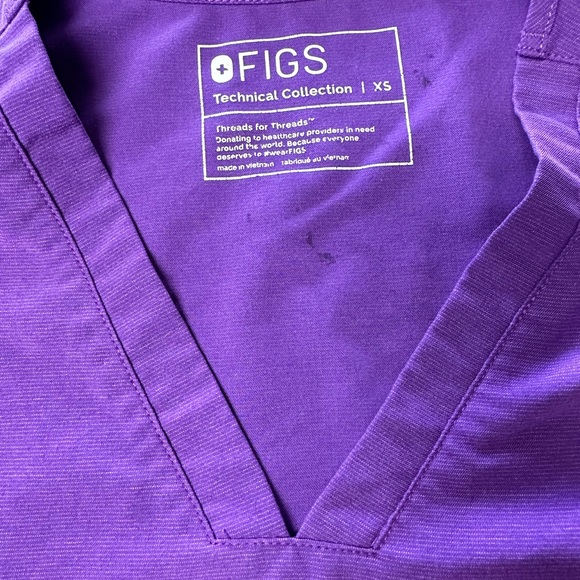 Figs XS Purple Scrub Set - Picture 2 of 7